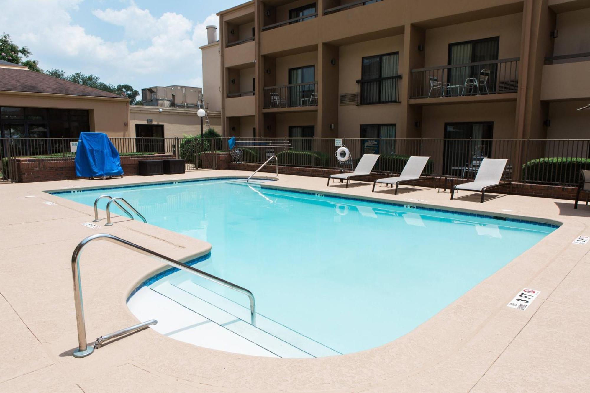 Courtyard Montgomery Hotel Exterior photo